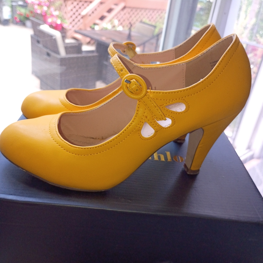 Chase Chloe Women s Round Toe Mid Heel Mary Jane Style Dress Pumps.like New - Picture 3 of 10